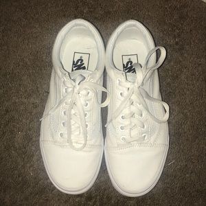 NEW OLD SKOOL WHITE VANS!